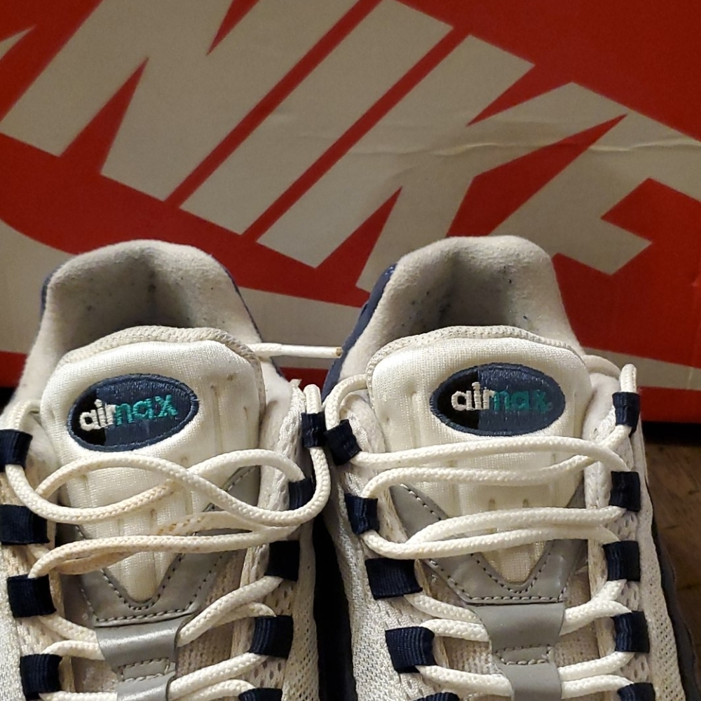 Women's Air Max 95 - Picture 2 of 7